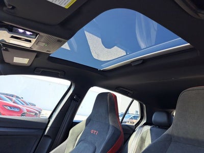 2025 Volkswagen Golf GTI 2.0T SE